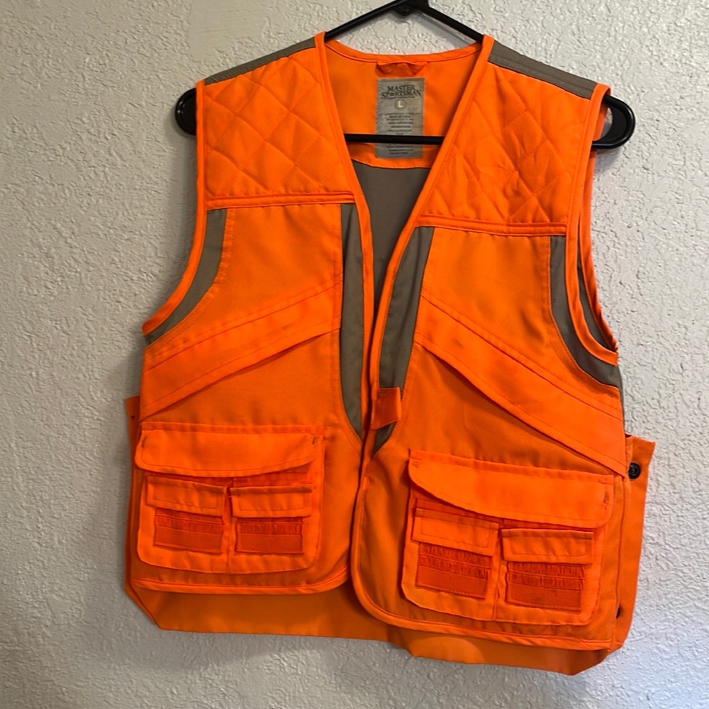 Kids size large master sportsmen vest.